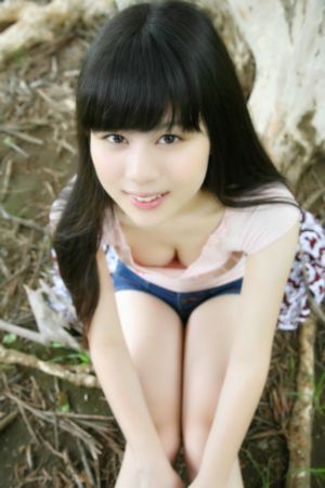 苏一柔在公厕被灌满jing液