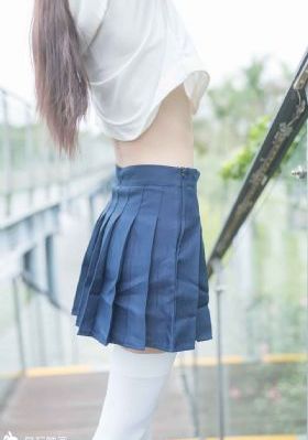 诱人的年轻的秘书bd
