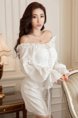 白丝美女被艹
