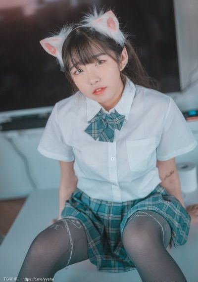 小媳妇看电视剧